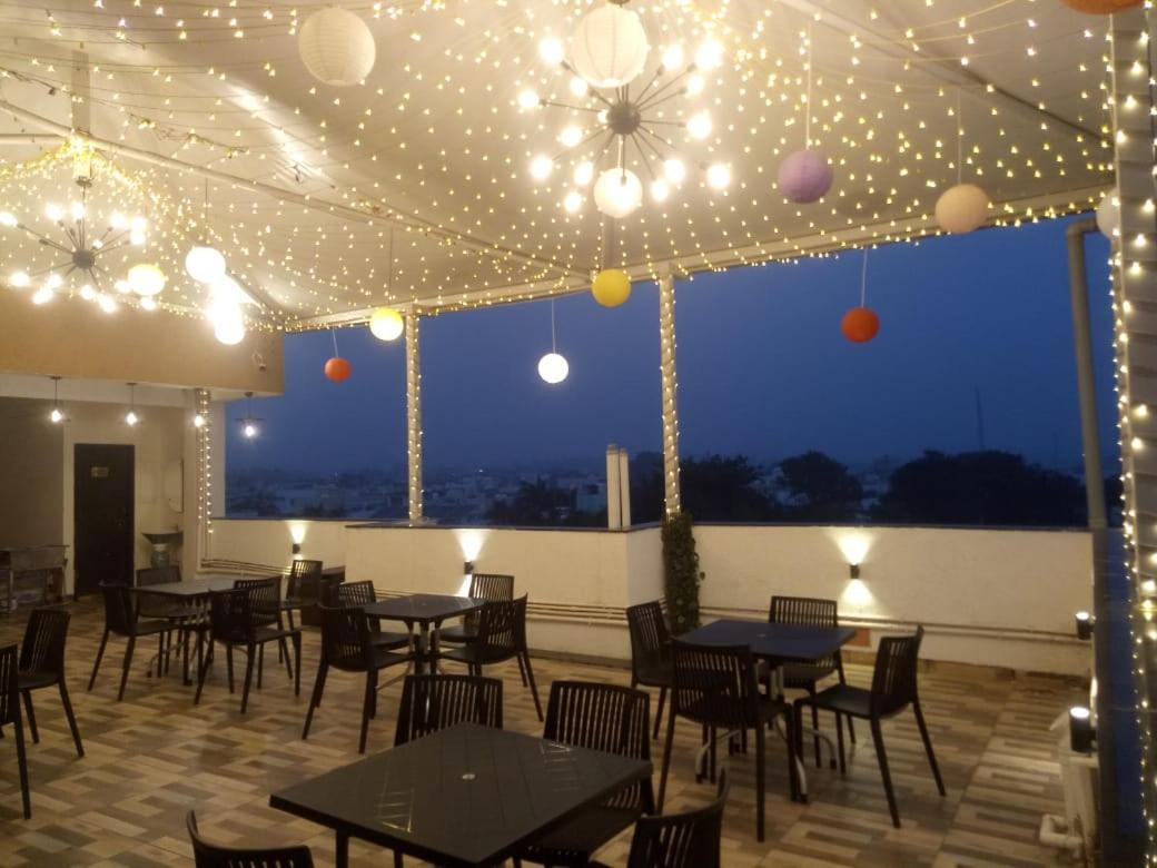 Hotel Golden Bliss Bhopal Extérieur photo